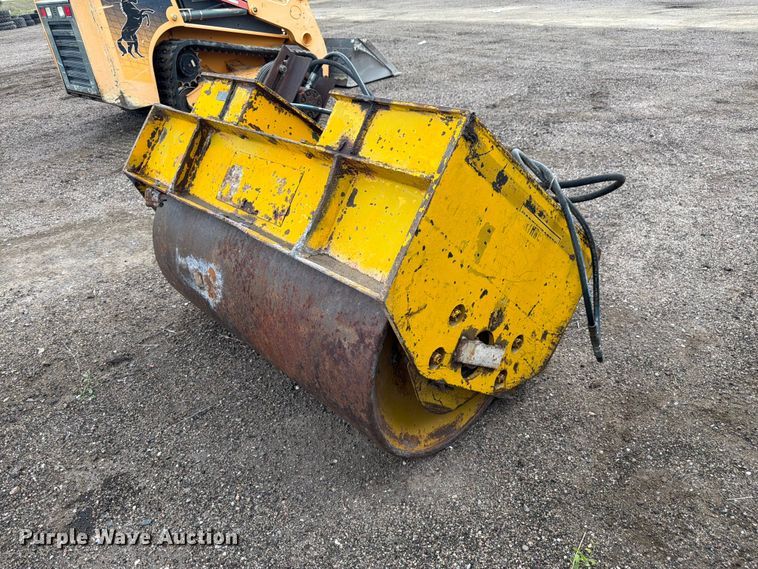 image for item EW2211 Essick VR54T skid steer roller