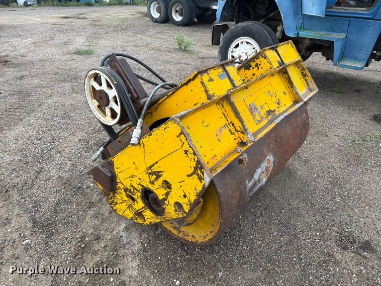 image for item EW2211 Essick VR54T skid steer roller