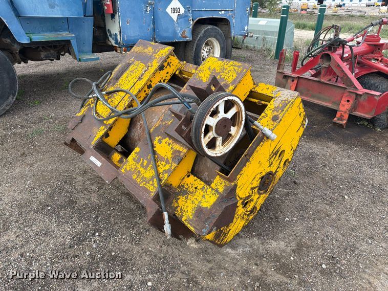 image for item EW2211 Essick VR54T skid steer roller