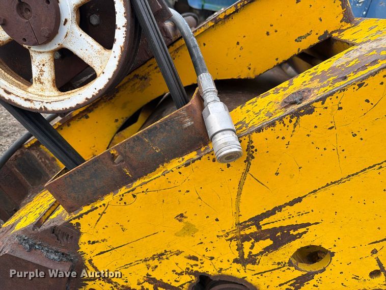 image for item EW2211 Essick VR54T skid steer roller