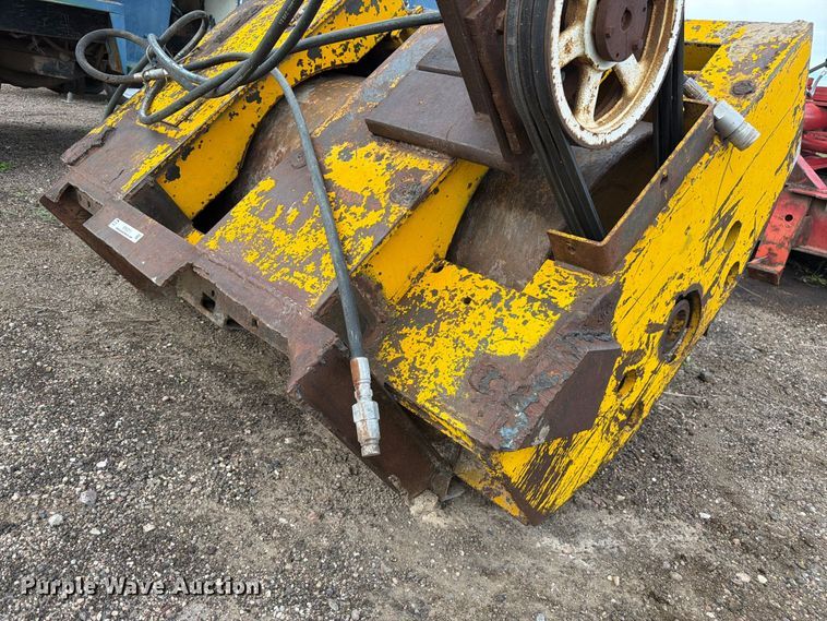 image for item EW2211 Essick VR54T skid steer roller
