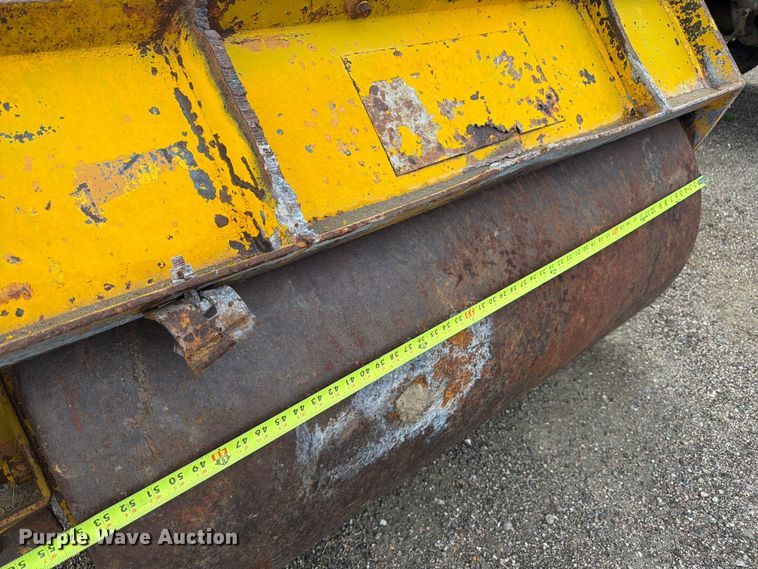 image for item EW2211 Essick VR54T skid steer roller