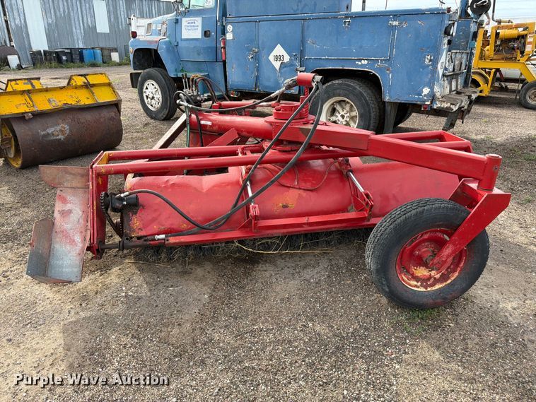 image for item EW2212 Skid steer broom