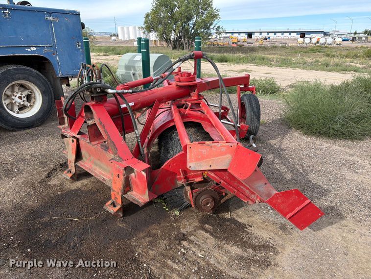 image for item EW2212 Skid steer broom