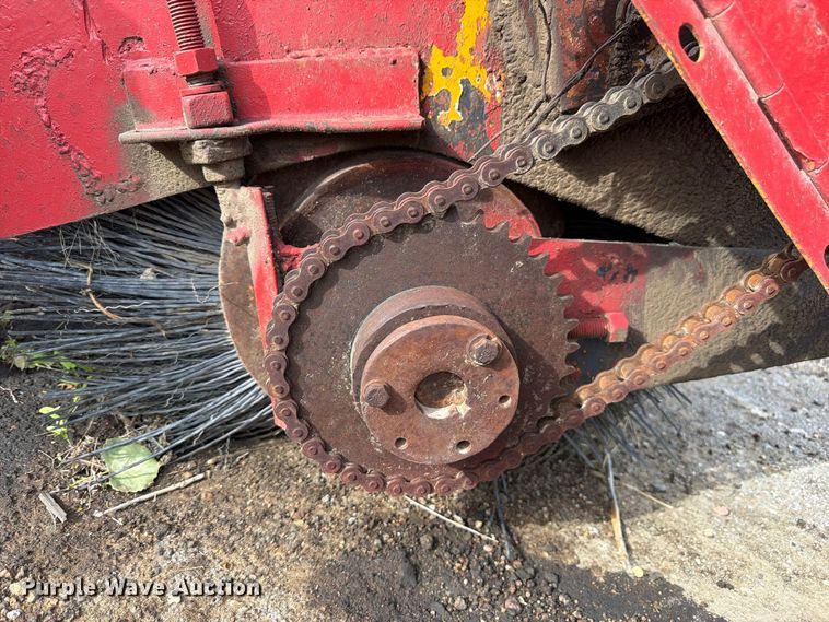 image for item EW2212 Skid steer broom