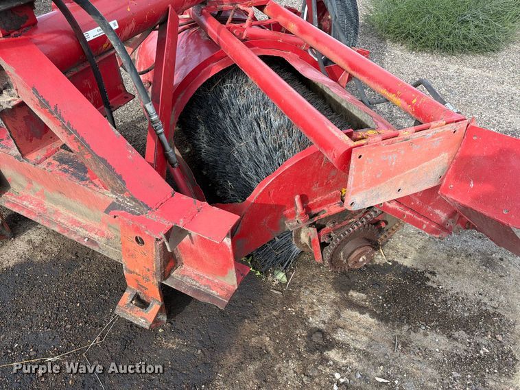 image for item EW2212 Skid steer broom