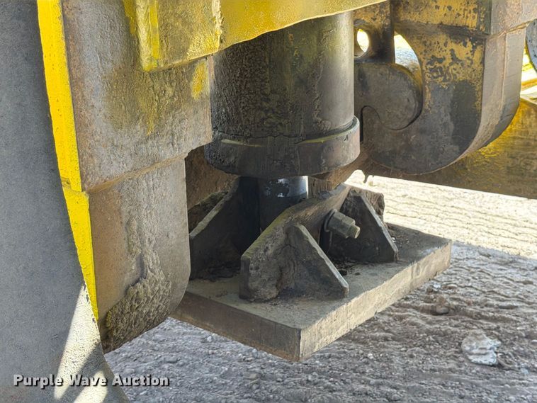 image for item EW2215 1985 Witco Challenger lowboy equipment trailer
