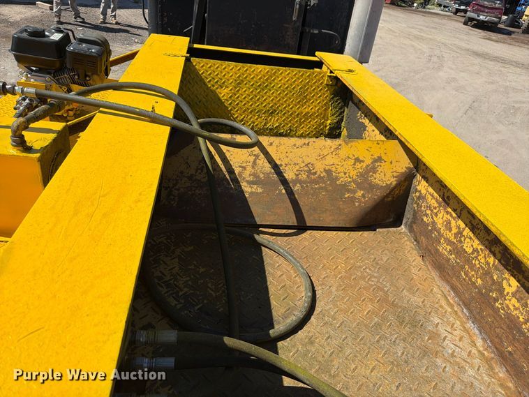 image for item EW2215 1985 Witco Challenger lowboy equipment trailer