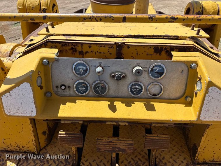 image for item EW4193 1968 Caterpillar 955K track loader