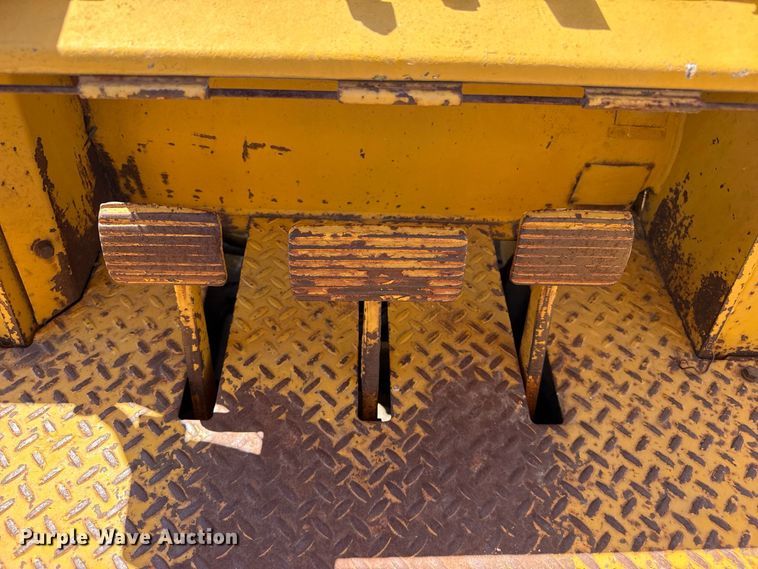 image for item EW4193 1968 Caterpillar 955K track loader