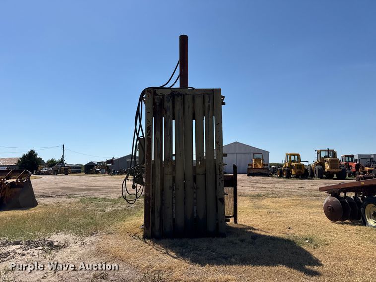 image for item EW4194 Piqua Series 40 cardboard baler