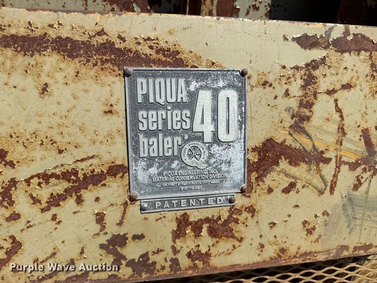 image for item EW4194 Piqua Series 40 cardboard baler