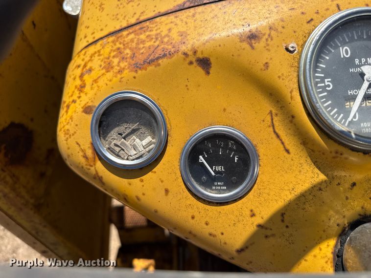 image for item EW4196 1978 Massey Ferguson MF202 tractor