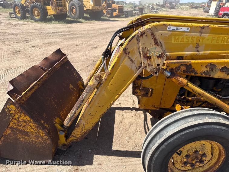 image for item EW4196 1978 Massey Ferguson MF202 tractor