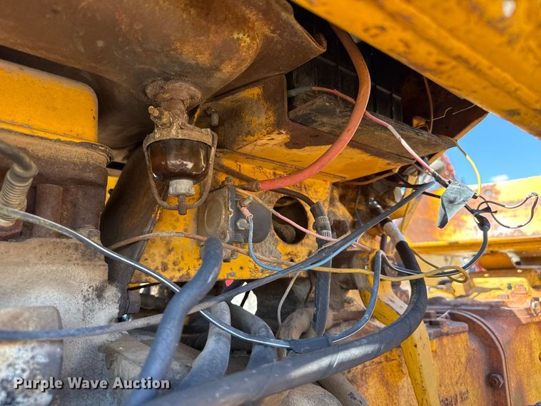 image for item EW4196 1978 Massey Ferguson MF202 tractor
