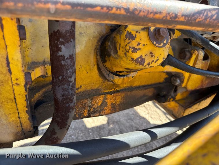 image for item EW4196 1978 Massey Ferguson MF202 tractor