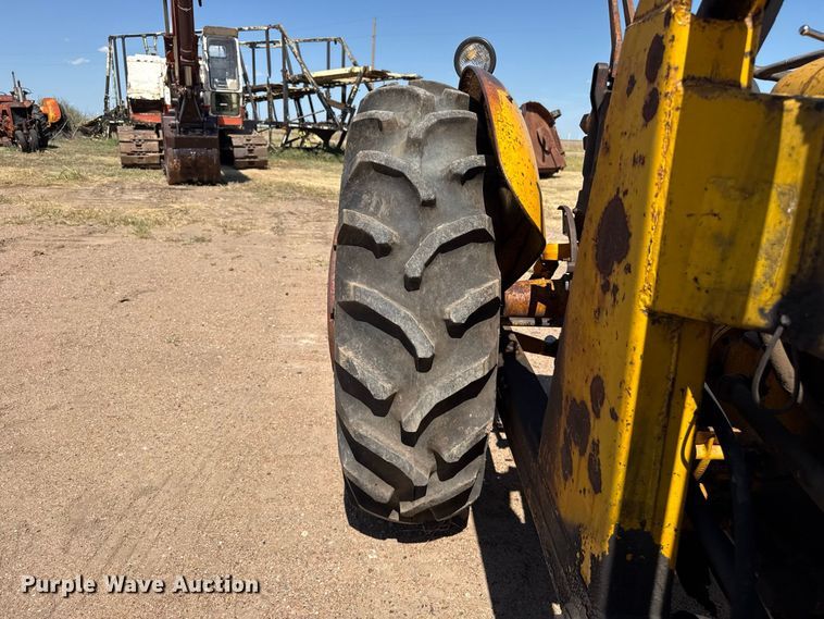 image for item EW4196 1978 Massey Ferguson MF202 tractor