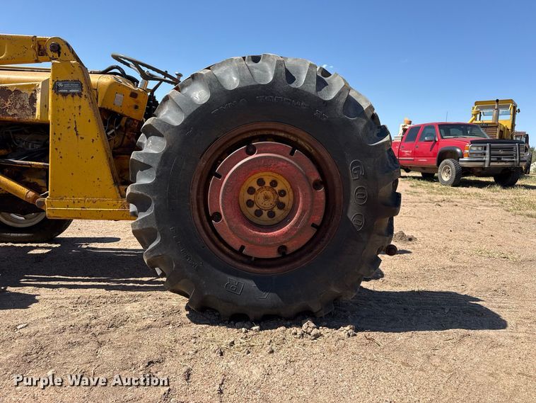 image for item EW4196 1978 Massey Ferguson MF202 tractor