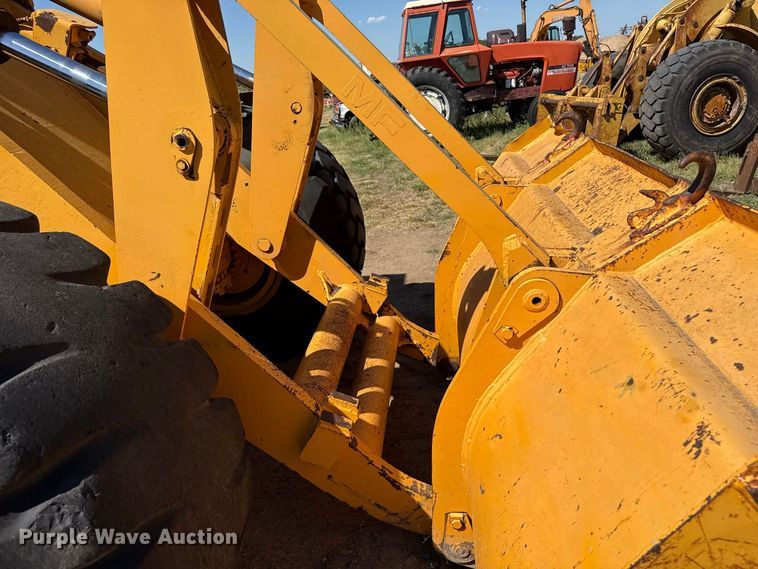 image for item EW4199 Massey Ferguson 66 wheel loader