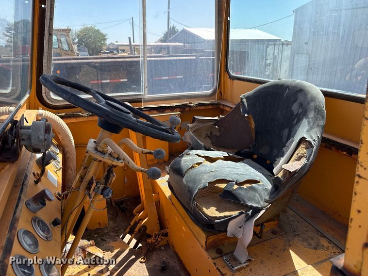 image for item EW4199 Massey Ferguson 66 wheel loader