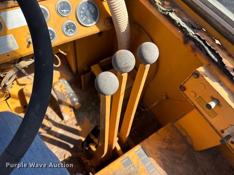 image for item EW4199 Massey Ferguson 66 wheel loader