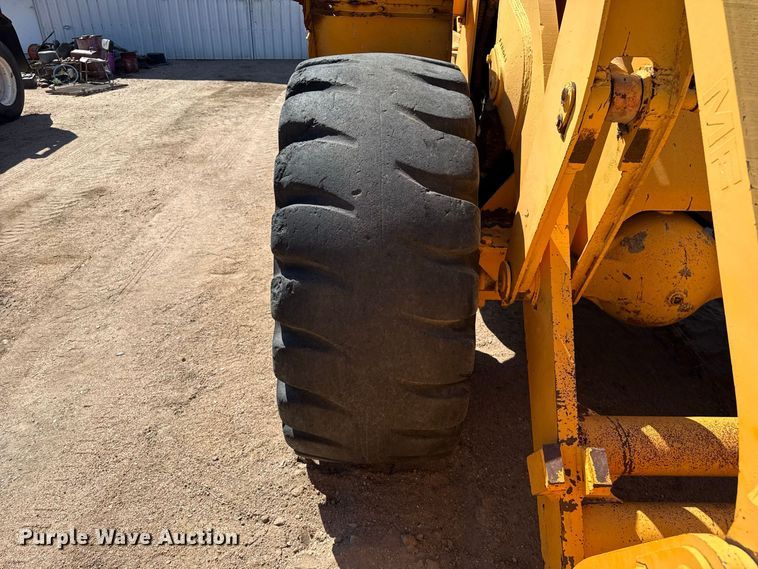 image for item EW4199 Massey Ferguson 66 wheel loader