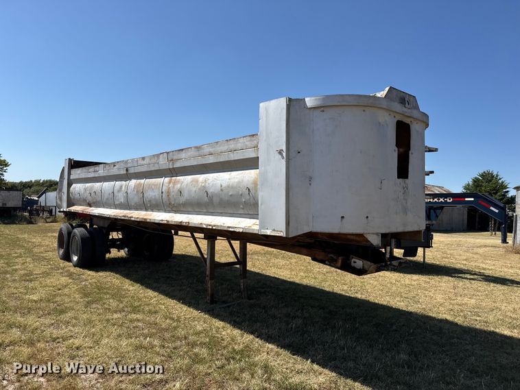 image for item EW4200 1978 Hobbs end dump trailer