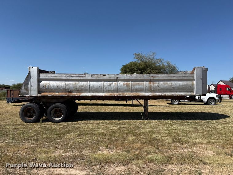 image for item EW4200 1978 Hobbs end dump trailer