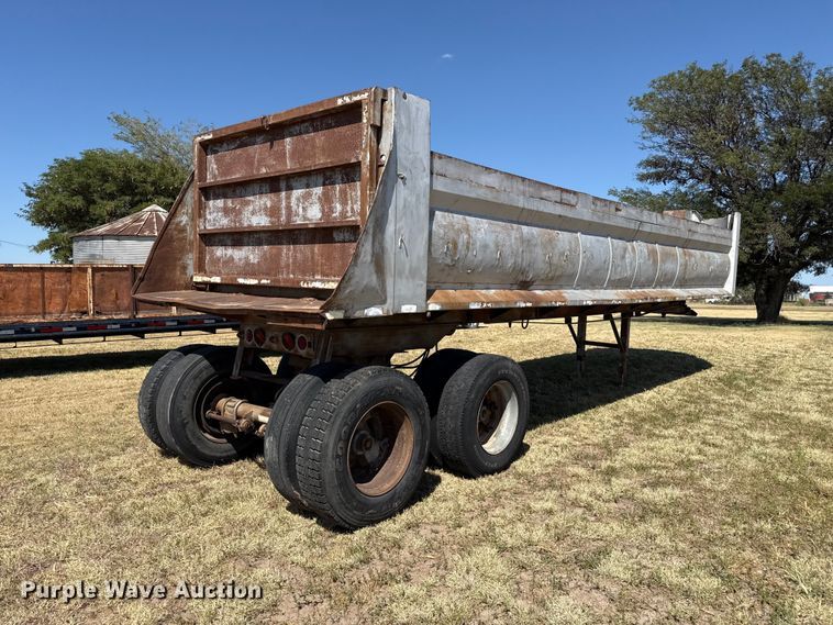 image for item EW4200 1978 Hobbs end dump trailer