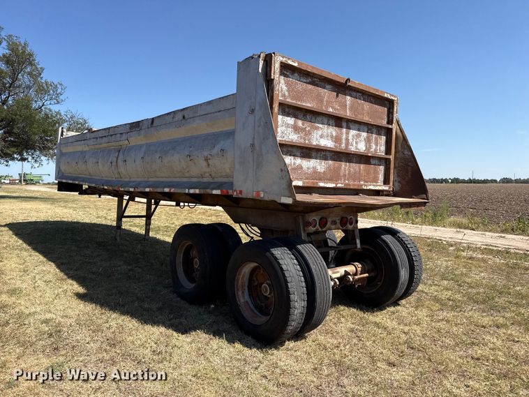 image for item EW4200 1978 Hobbs end dump trailer