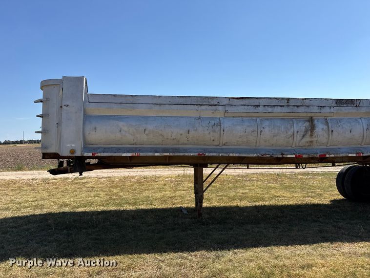 image for item EW4200 1978 Hobbs end dump trailer