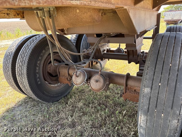image for item EW4200 1978 Hobbs end dump trailer