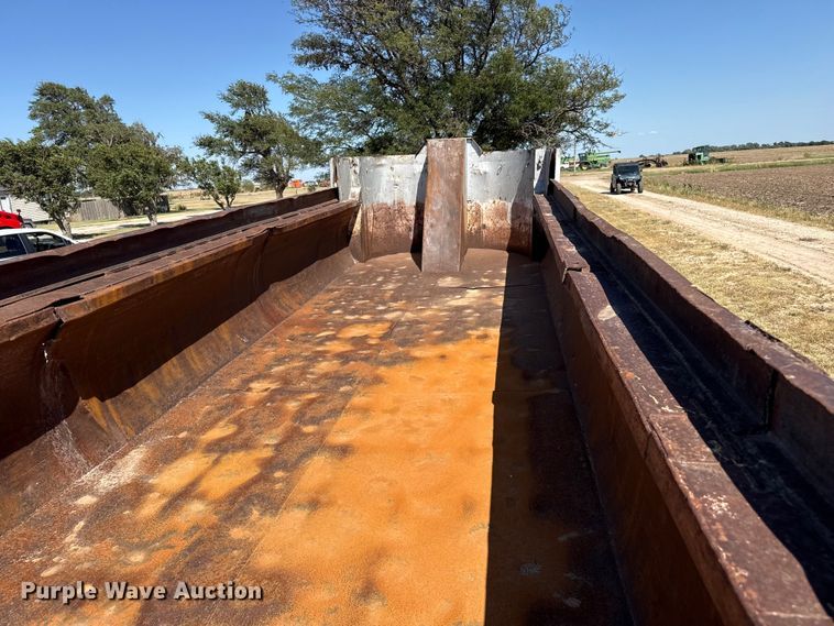 image for item EW4200 1978 Hobbs end dump trailer