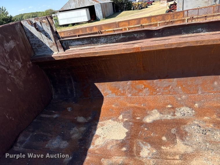 image for item EW4200 1978 Hobbs end dump trailer