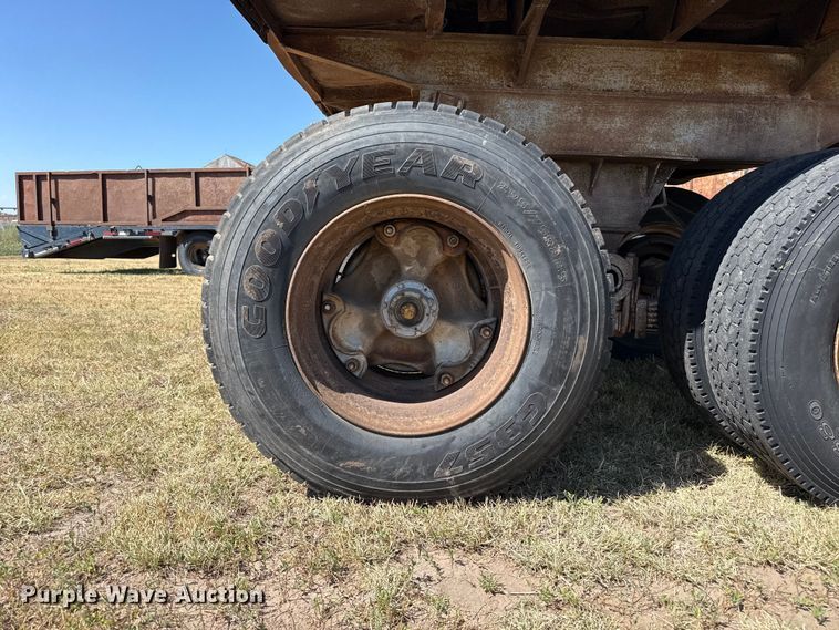 image for item EW4200 1978 Hobbs end dump trailer