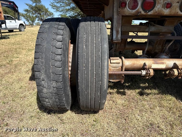 image for item EW4200 1978 Hobbs end dump trailer