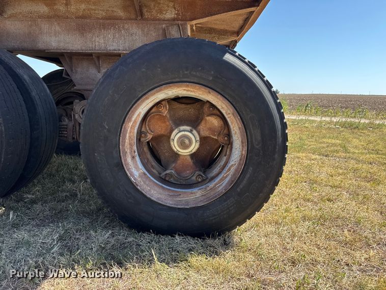 image for item EW4200 1978 Hobbs end dump trailer