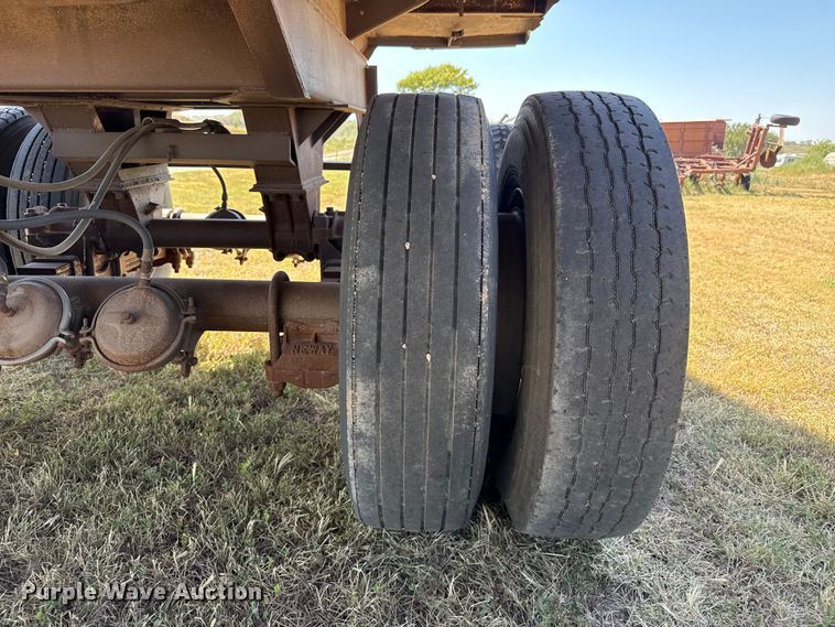 image for item EW4200 1978 Hobbs end dump trailer