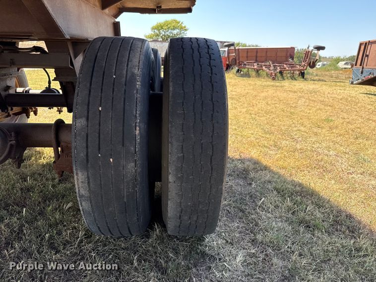 image for item EW4200 1978 Hobbs end dump trailer