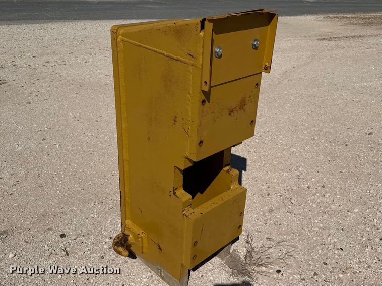 image for item EW4261 Motor grader front push block