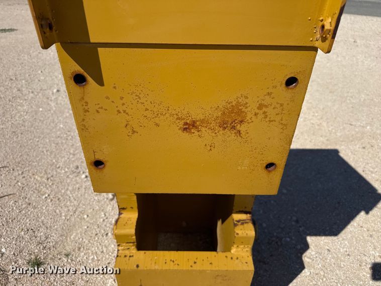 image for item EW4261 Motor grader front push block
