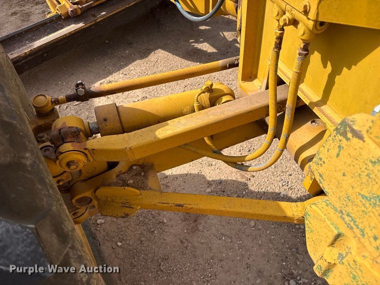 image for item EW4266 1976 Caterpillar 120G motor grader