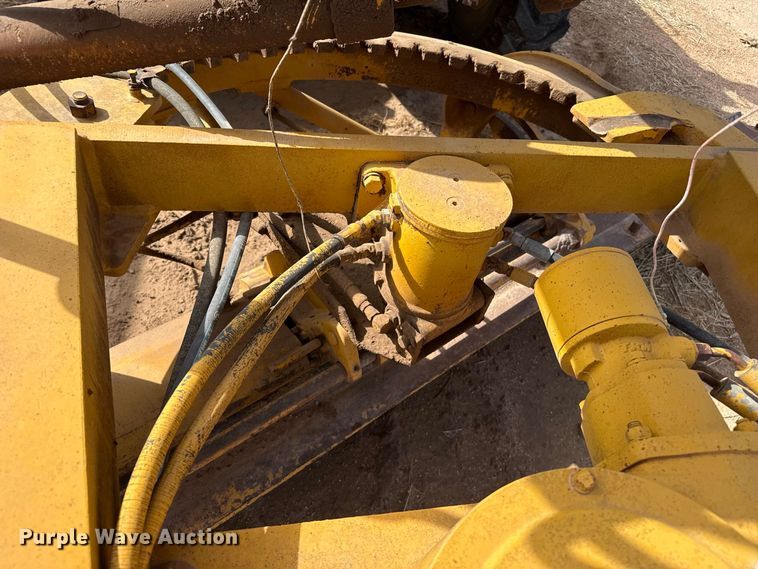 image for item EW4266 1976 Caterpillar 120G motor grader