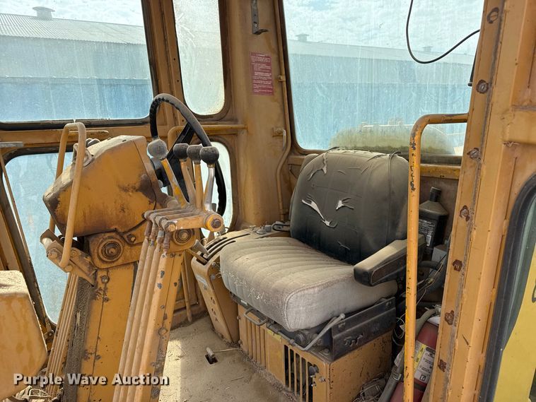 image for item EW4266 1976 Caterpillar 120G motor grader
