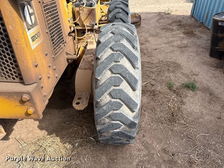 image for item EW4266 1976 Caterpillar 120G motor grader