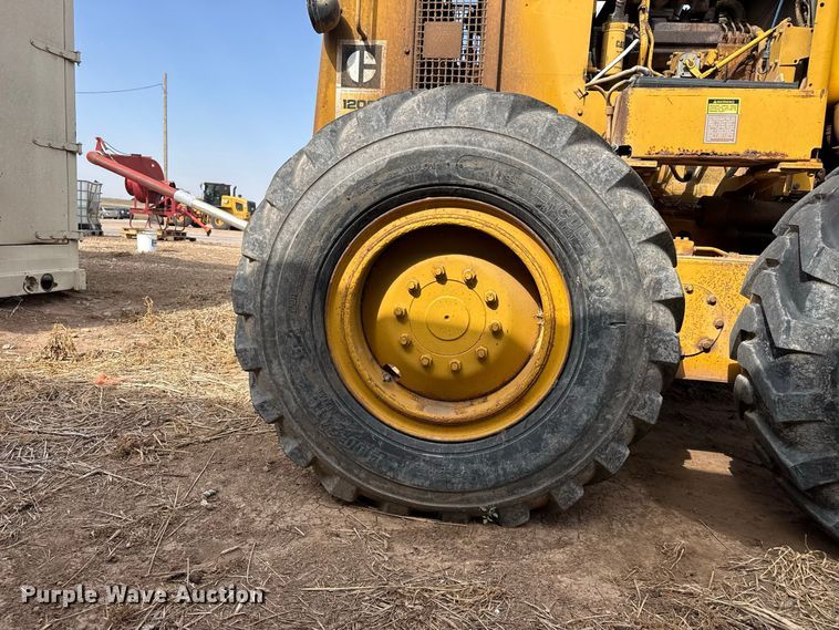 image for item EW4266 1976 Caterpillar 120G motor grader