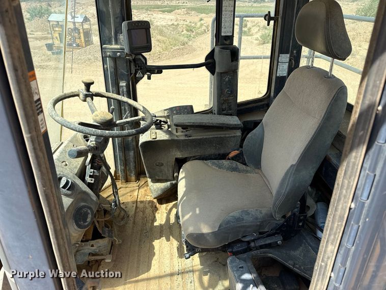 image for item EW4272 2015 John Deere 844K-II wheel loader