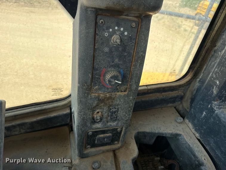 image for item EW4272 2015 John Deere 844K-II wheel loader