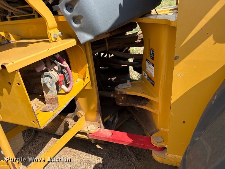 image for item EW4275 2015 John Deere 824K-II wheel loader