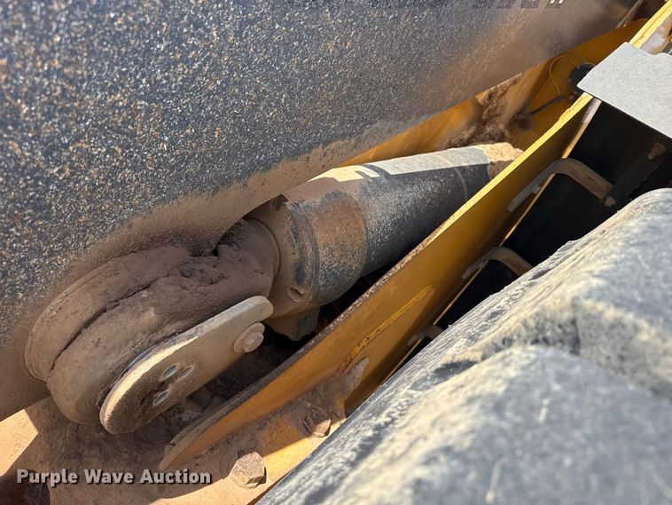 image for item EW4275 2015 John Deere 824K-II wheel loader